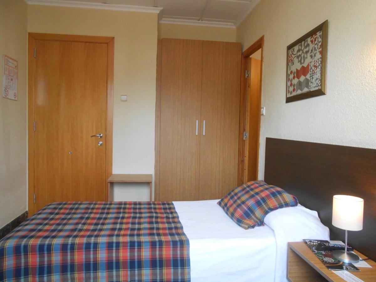 Hostal El Callejon Tarragona Bagian luar foto