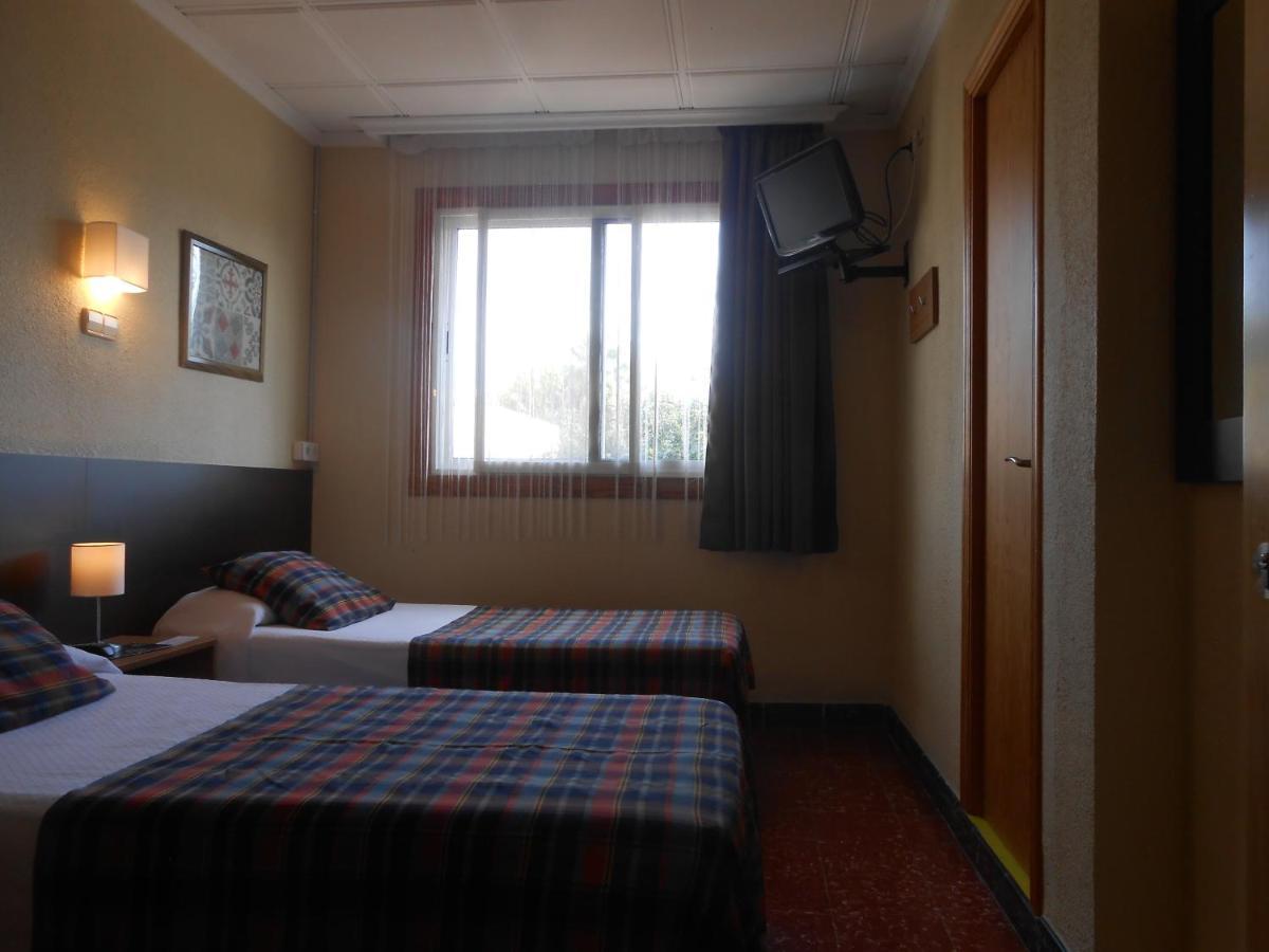 Hostal El Callejon Tarragona Bagian luar foto