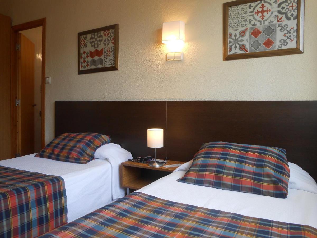 Hostal El Callejon Tarragona Bagian luar foto