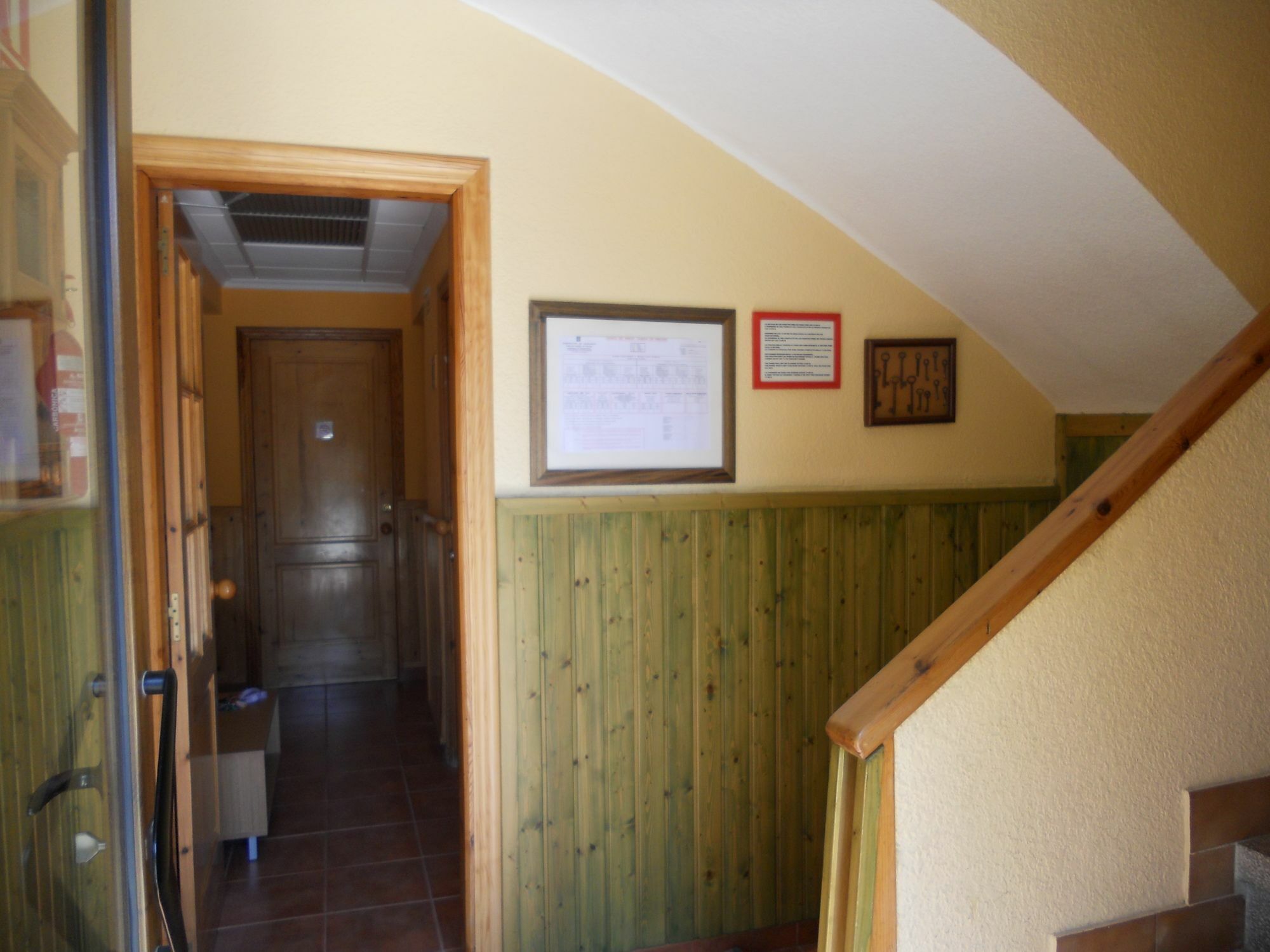 Hostal El Callejon Tarragona Bagian luar foto