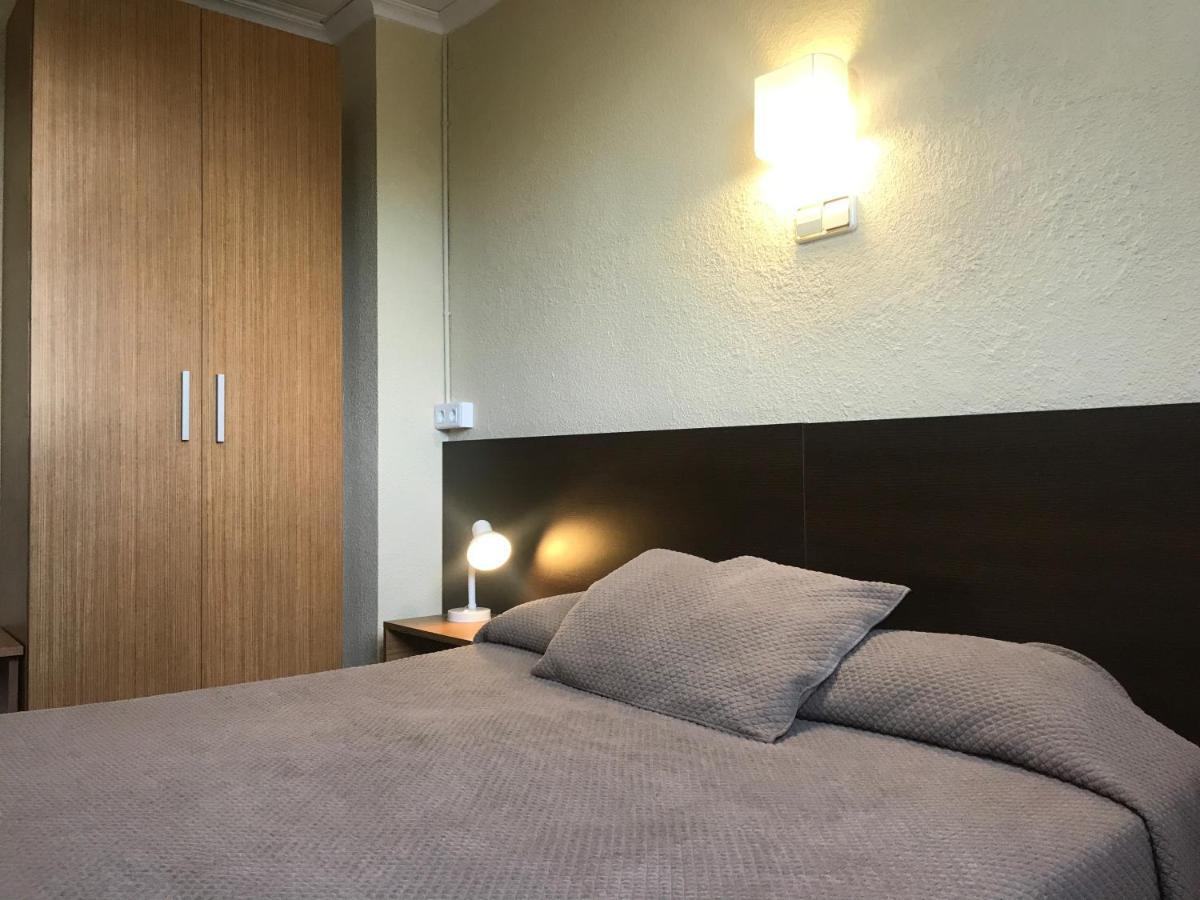 Hostal El Callejon Tarragona Bagian luar foto