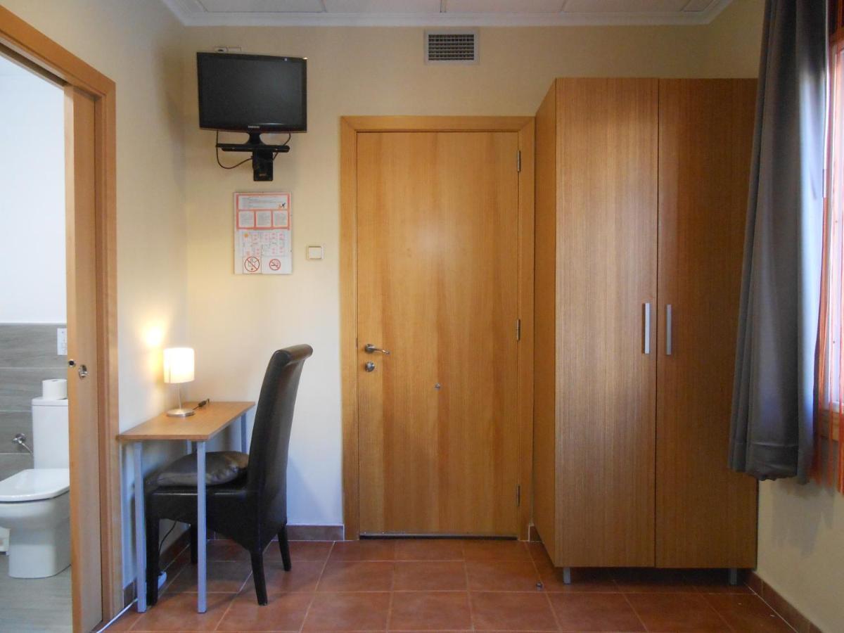 Hostal El Callejon Tarragona Bagian luar foto