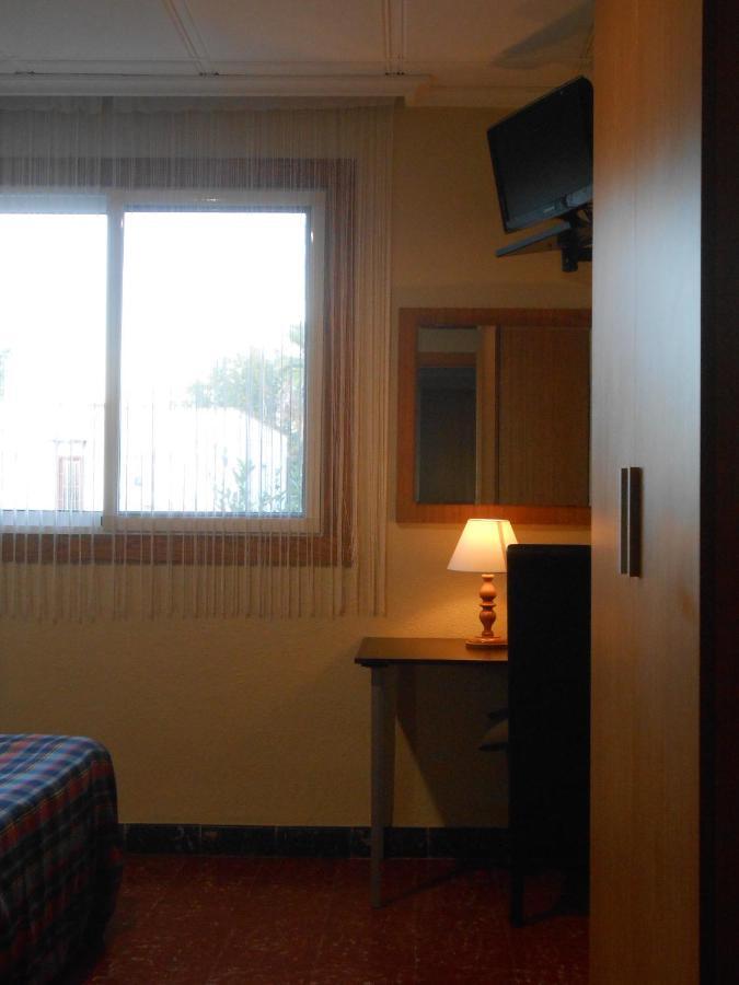 Hostal El Callejon Tarragona Bagian luar foto