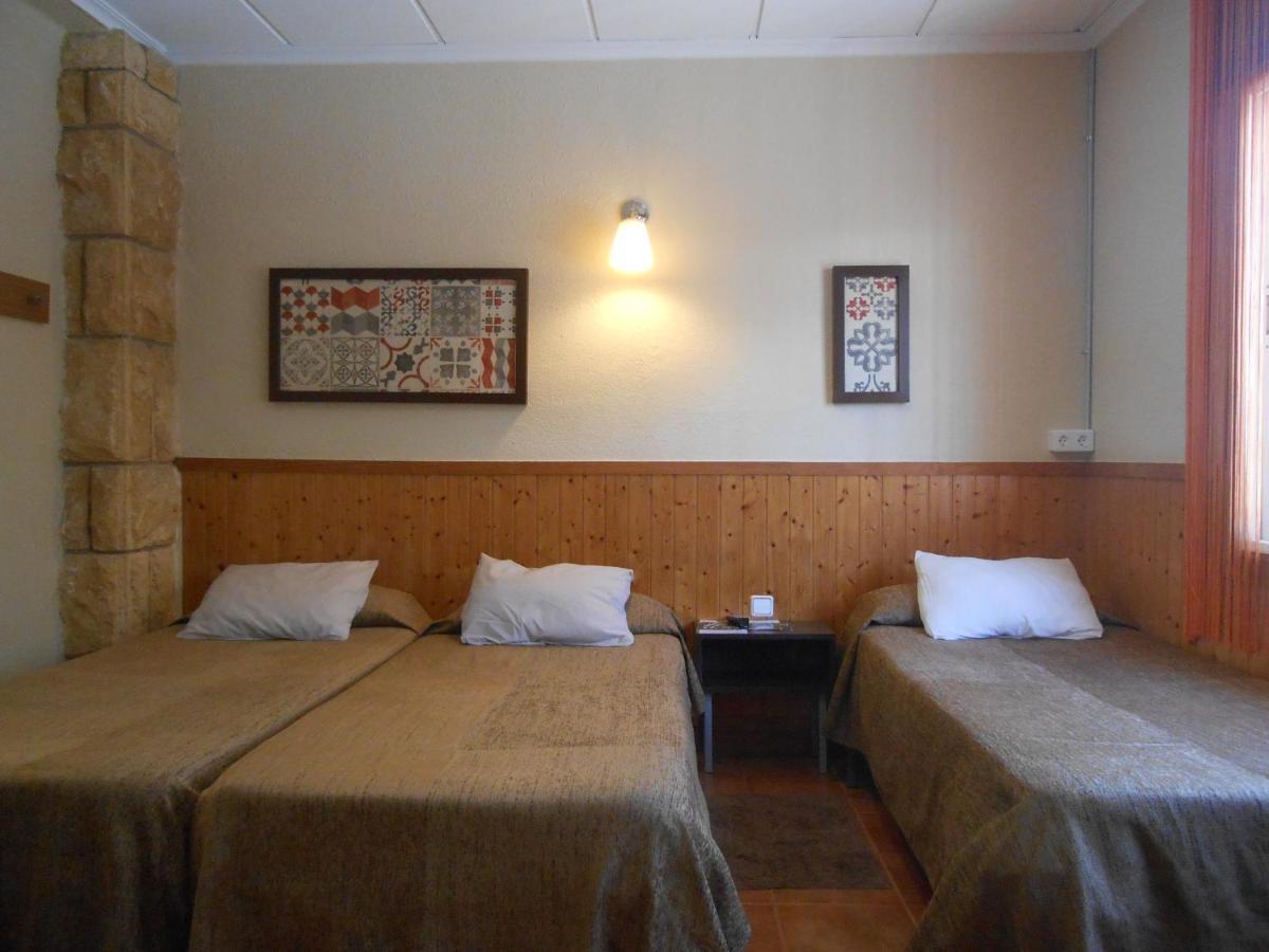 Hostal El Callejon Tarragona Bagian luar foto
