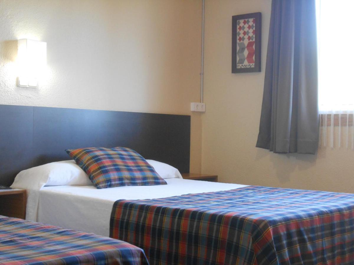 Hostal El Callejon Tarragona Bagian luar foto