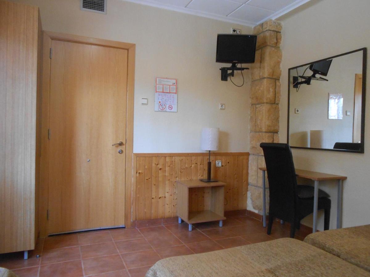 Hostal El Callejon Tarragona Bagian luar foto