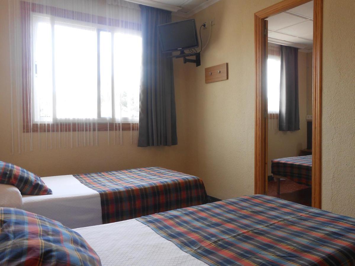 Hostal El Callejon Tarragona Bagian luar foto
