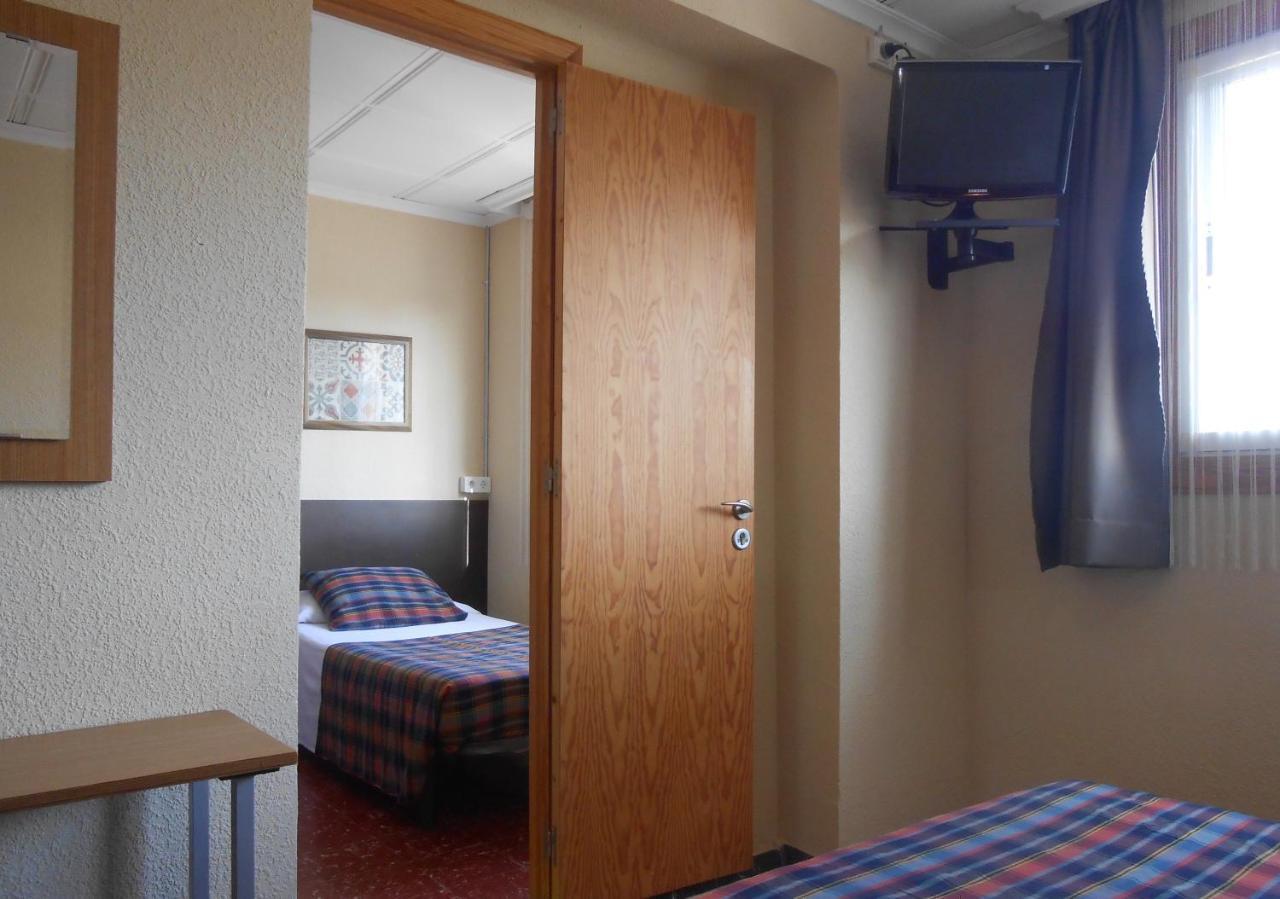 Hostal El Callejon Tarragona Bagian luar foto