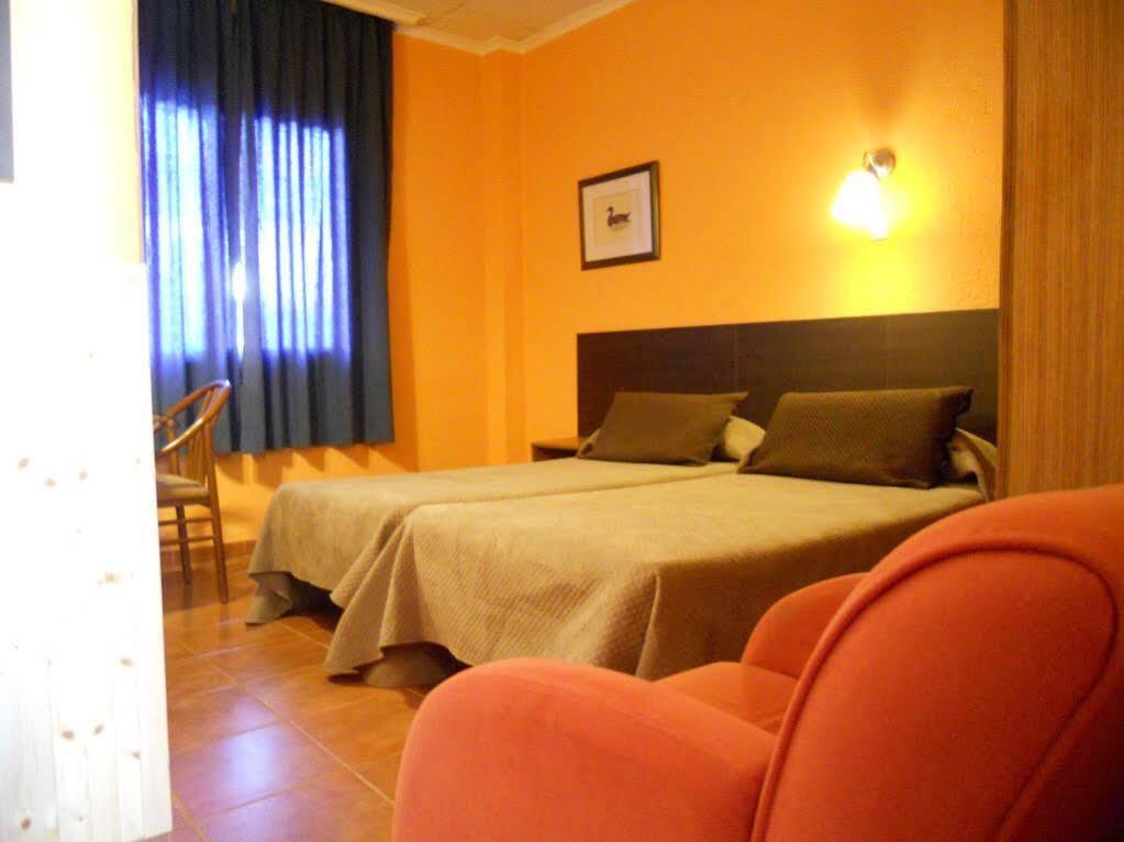 Hostal El Callejon Tarragona Bagian luar foto